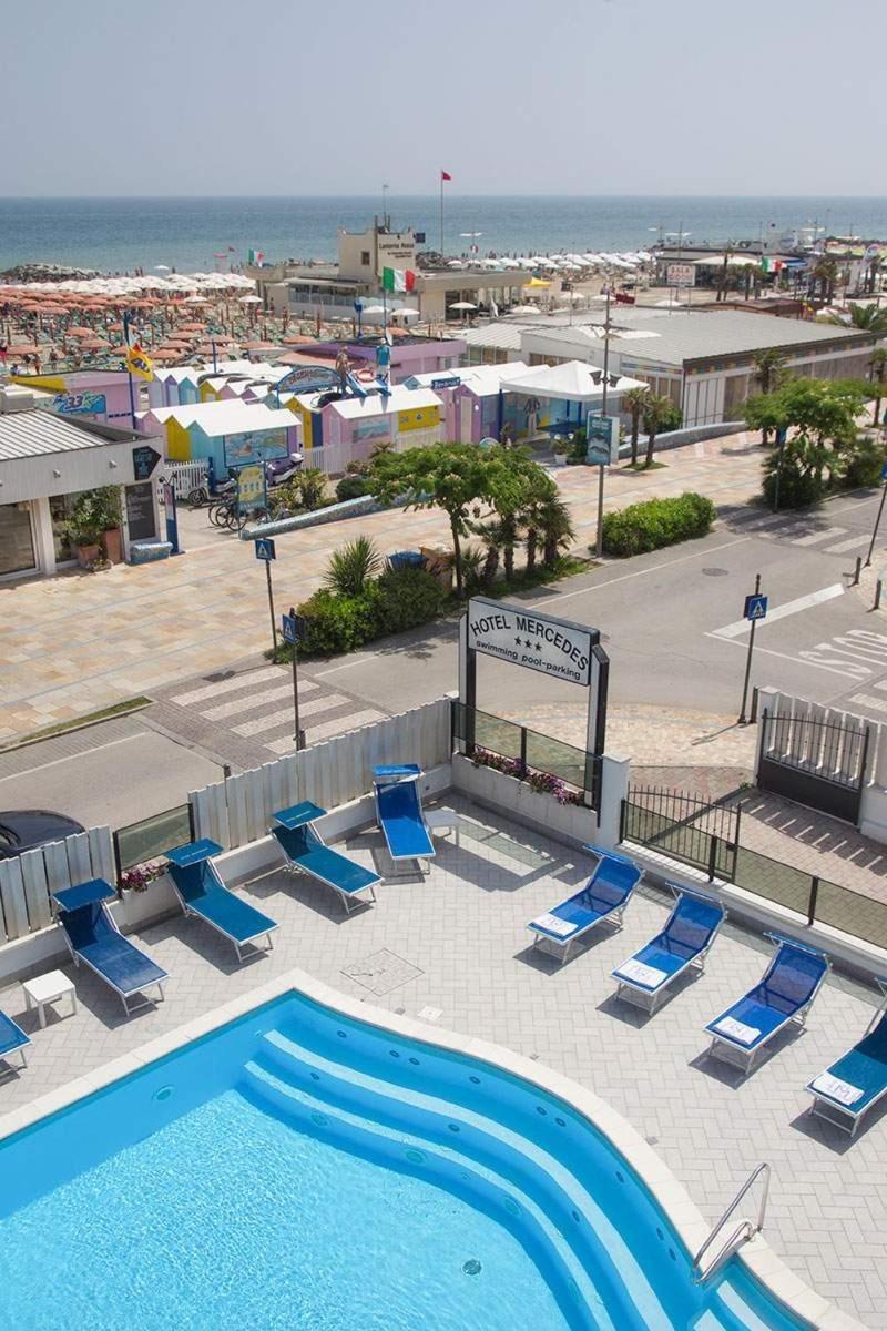 Hotel Mercedes Misano Adriatico Esterno foto
