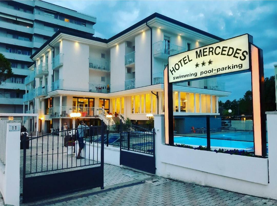 Hotel Mercedes Misano Adriatico Esterno foto